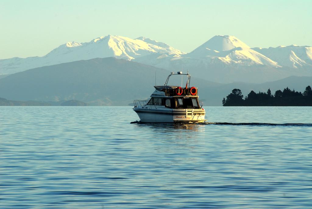 The Flying Trout Boutique Lodge Taupo Bagian luar foto