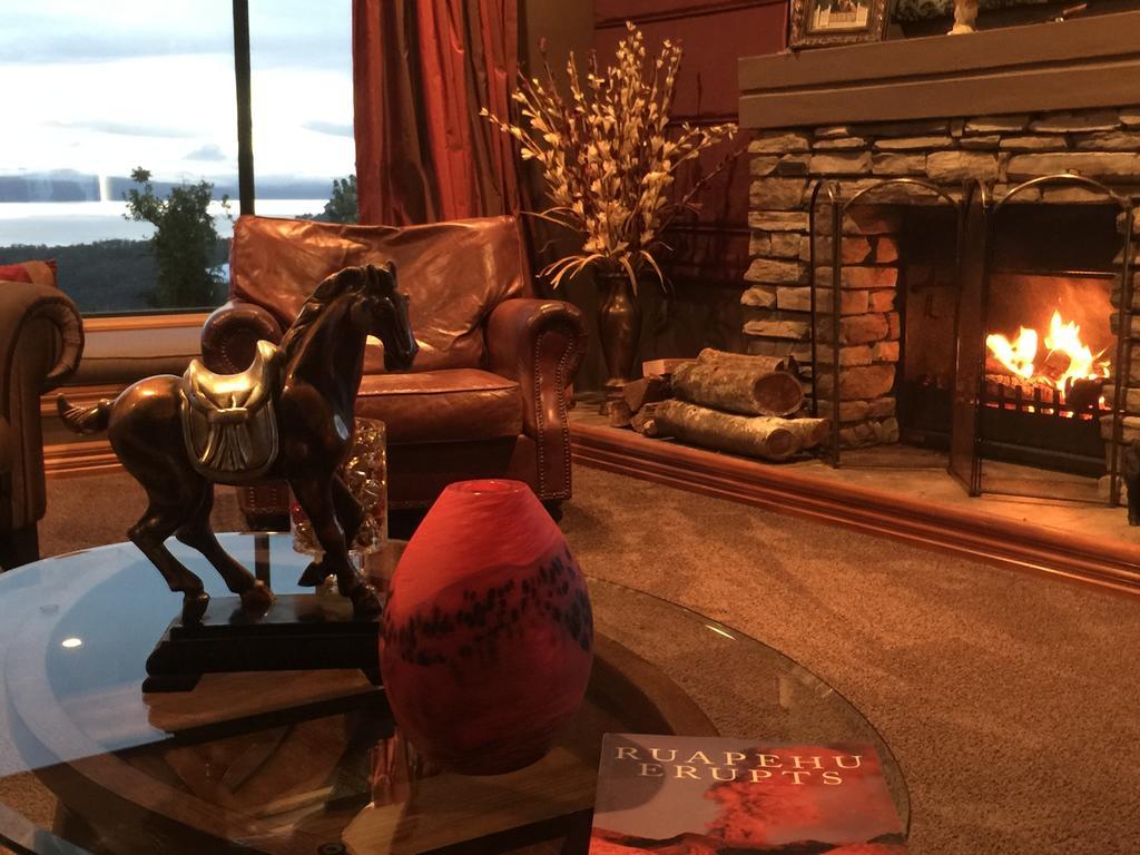 The Flying Trout Boutique Lodge Taupo Bagian luar foto