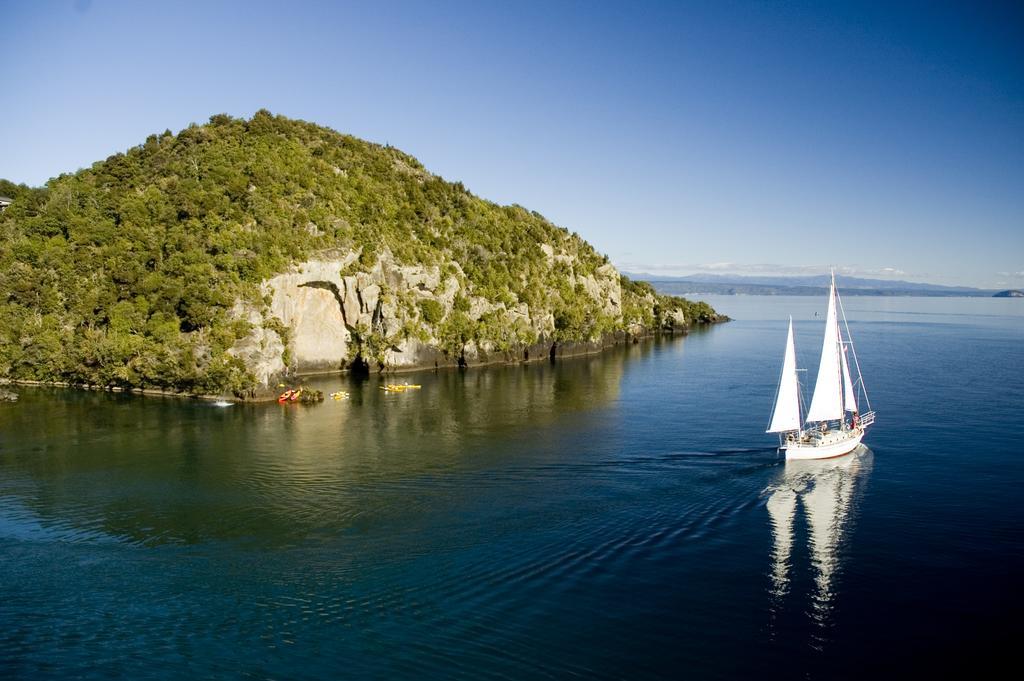 The Flying Trout Boutique Lodge Taupo Bagian luar foto