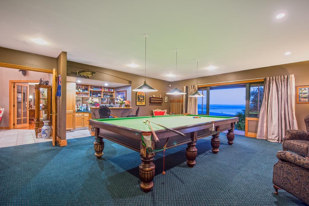 The Flying Trout Boutique Lodge Taupo Bagian luar foto