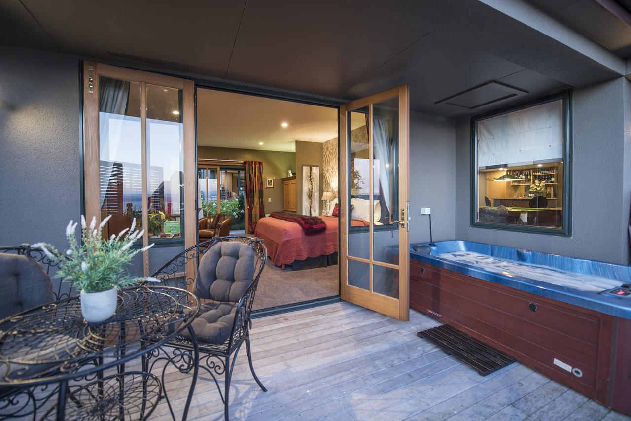 The Flying Trout Boutique Lodge Taupo Bagian luar foto